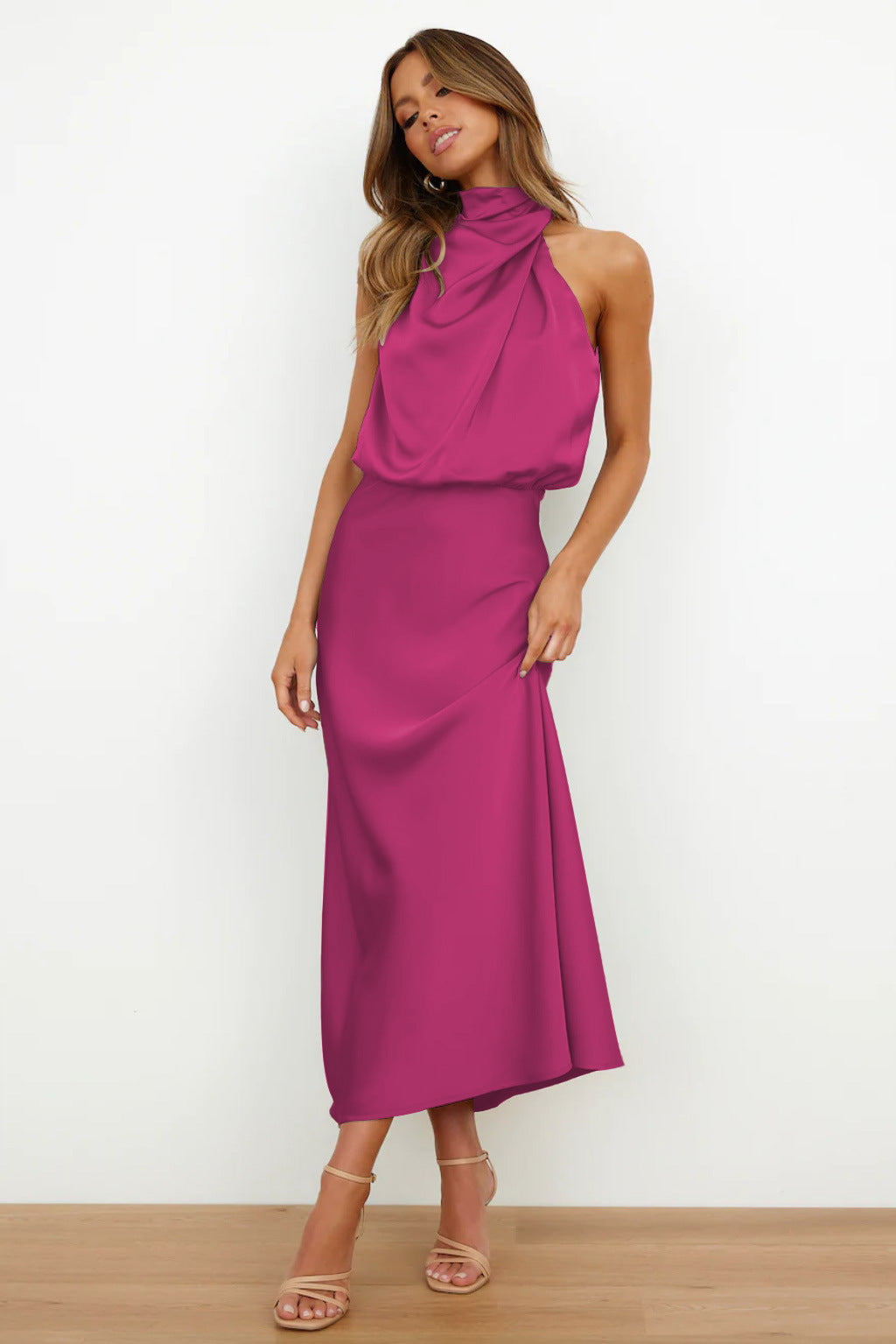 VIVIENNE™ | Vestito Lungo in Satin con Scollo Halter Chic