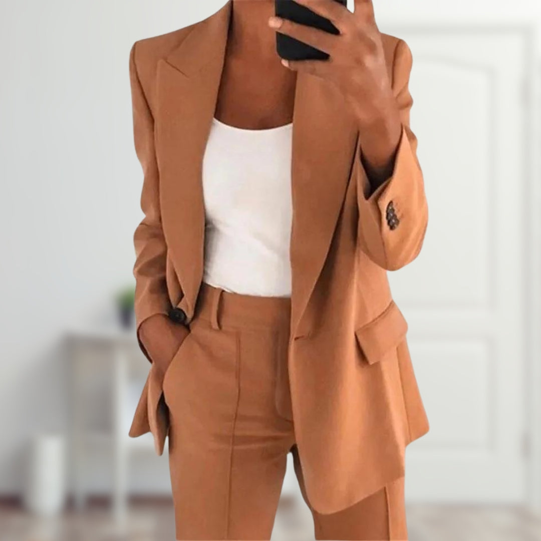 LAURA™ | Completo da donna elegante